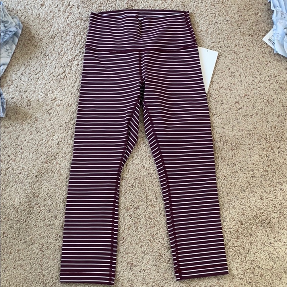 Lululemon Striped HR Wunder Under Crop 6 NWT